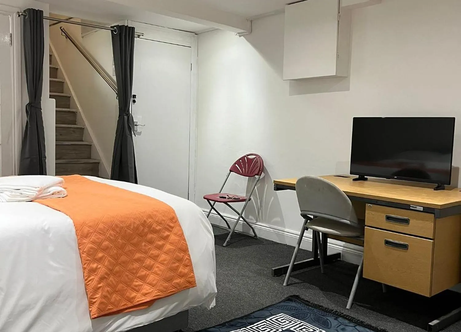 Starlet Manor Park Apartment London
