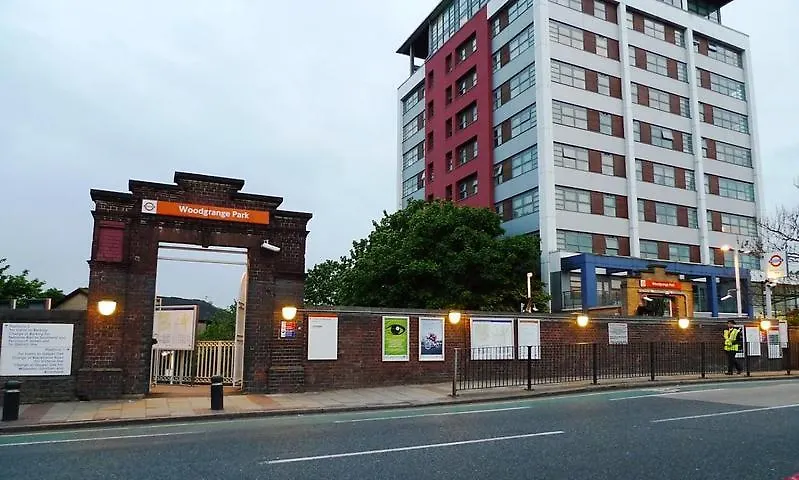 Starlet Manor Park Apartment London