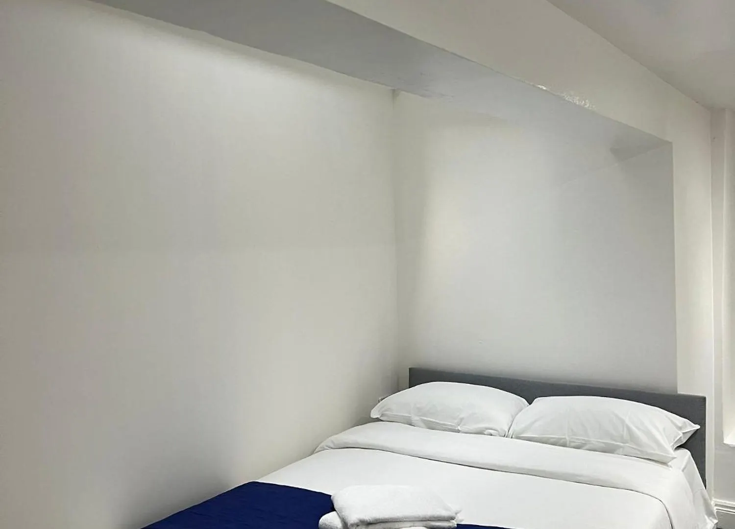 Starlet Manor Park Apartment London