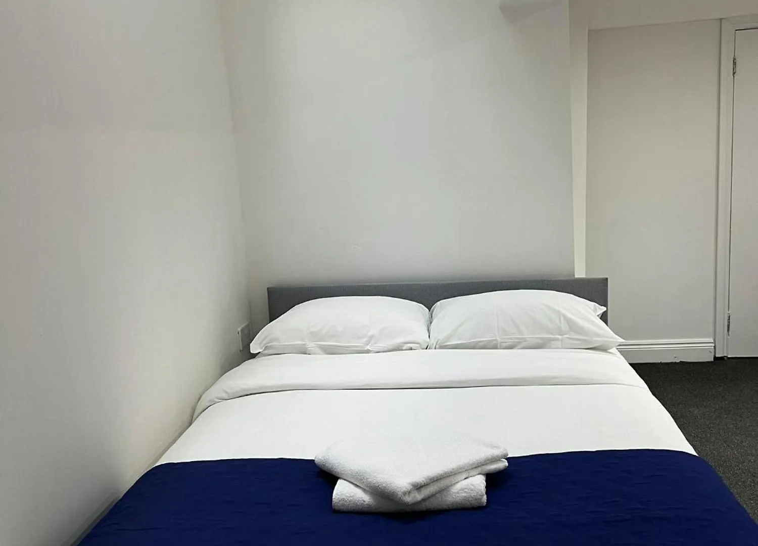 Starlet Manor Park Apartment London 0*,